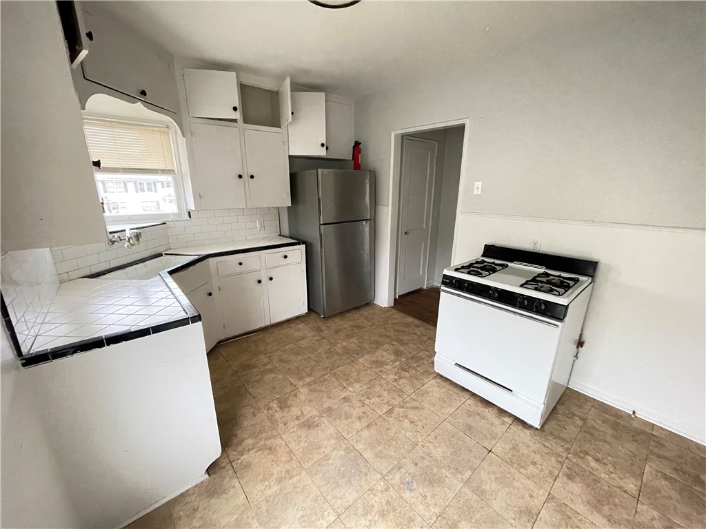 253 Oleander Ave 4