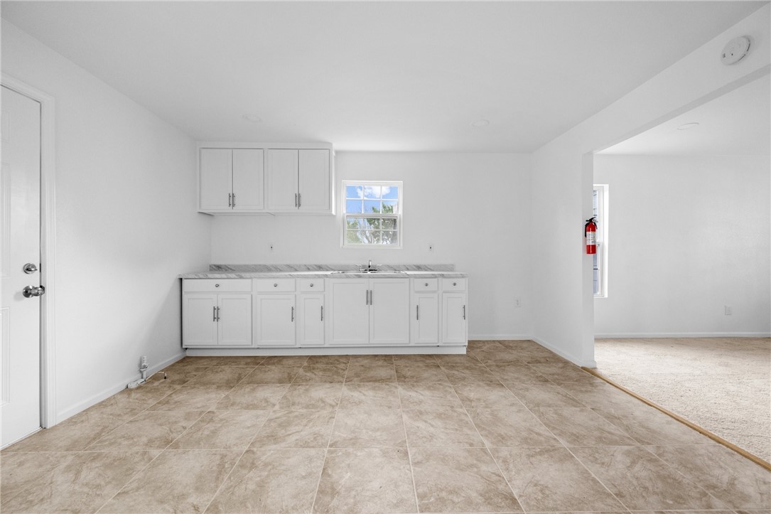 1105 Esperanza St Upper
