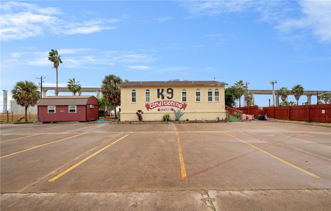2901 W Surfside Blvd
