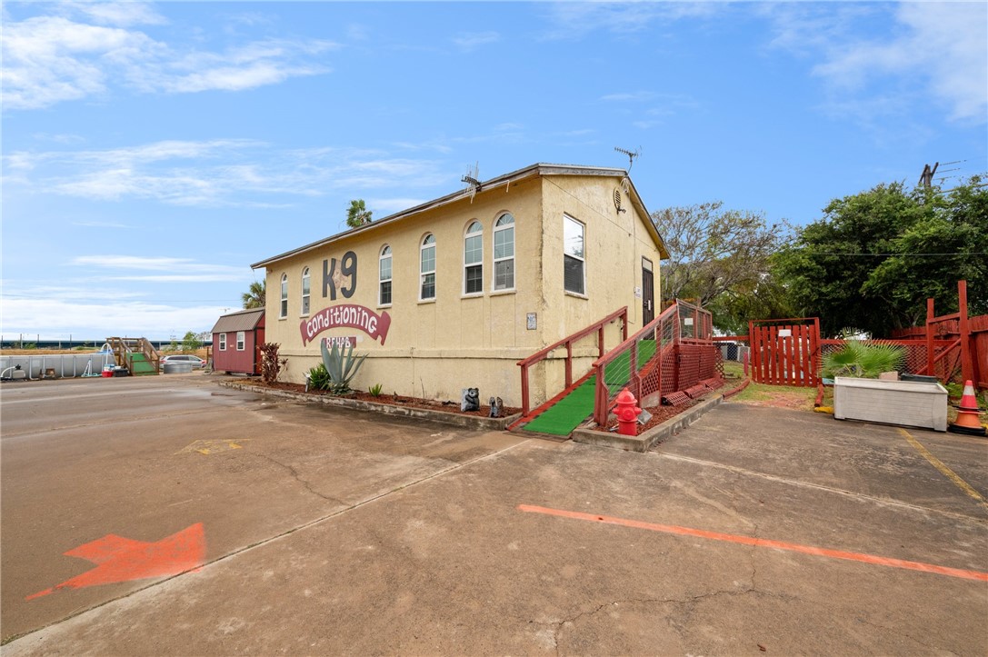2901 W Surfside Blvd