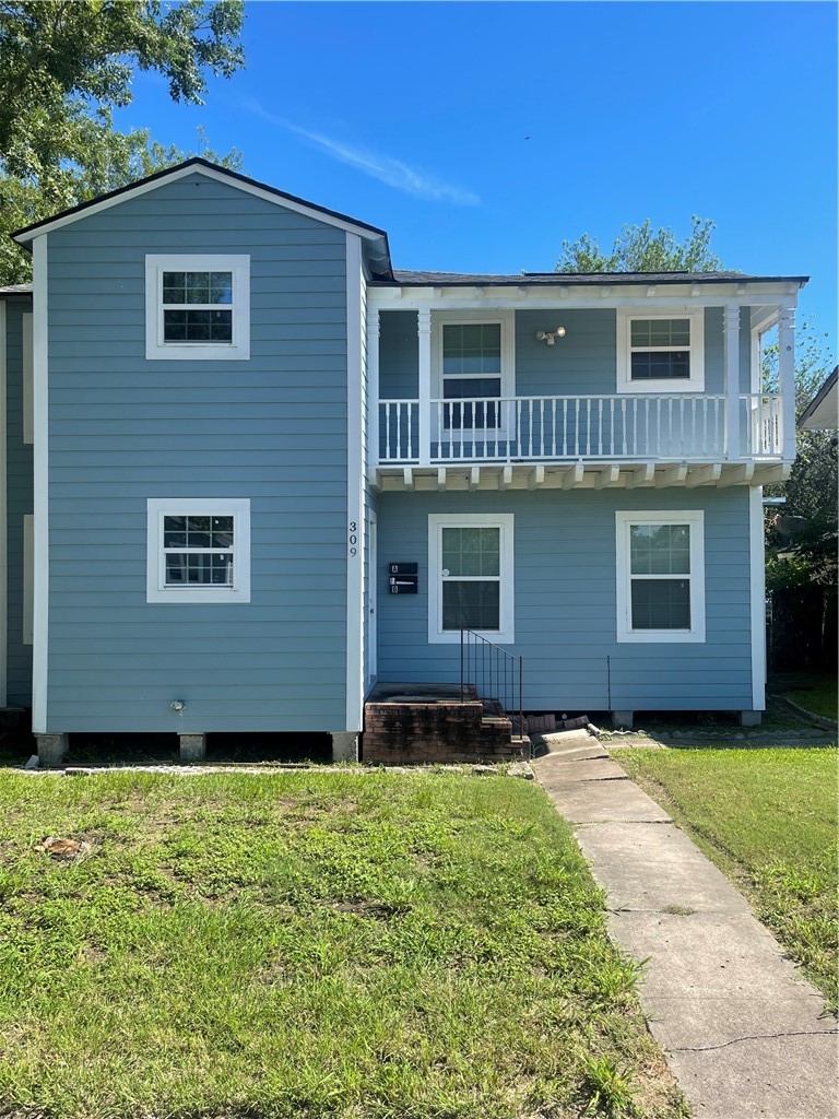 309 Oleander Ave B