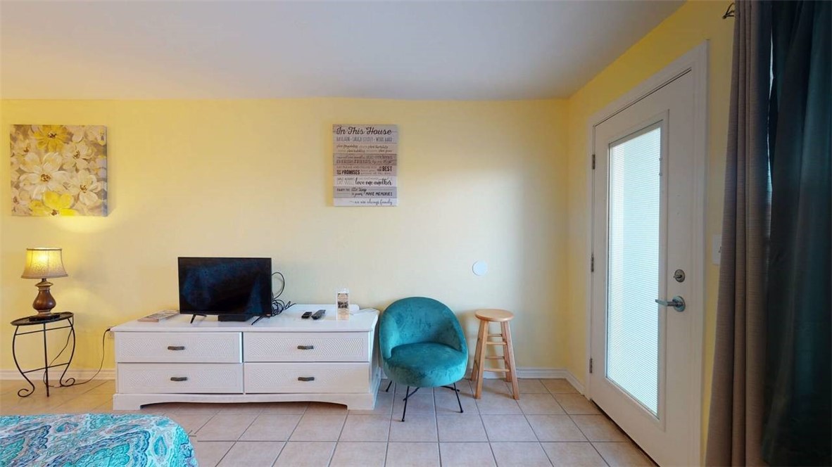 407 Beach Ave 123