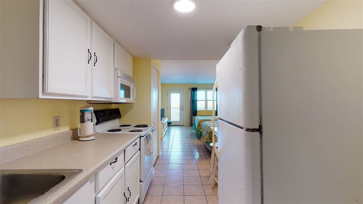 407 Beach Ave 123