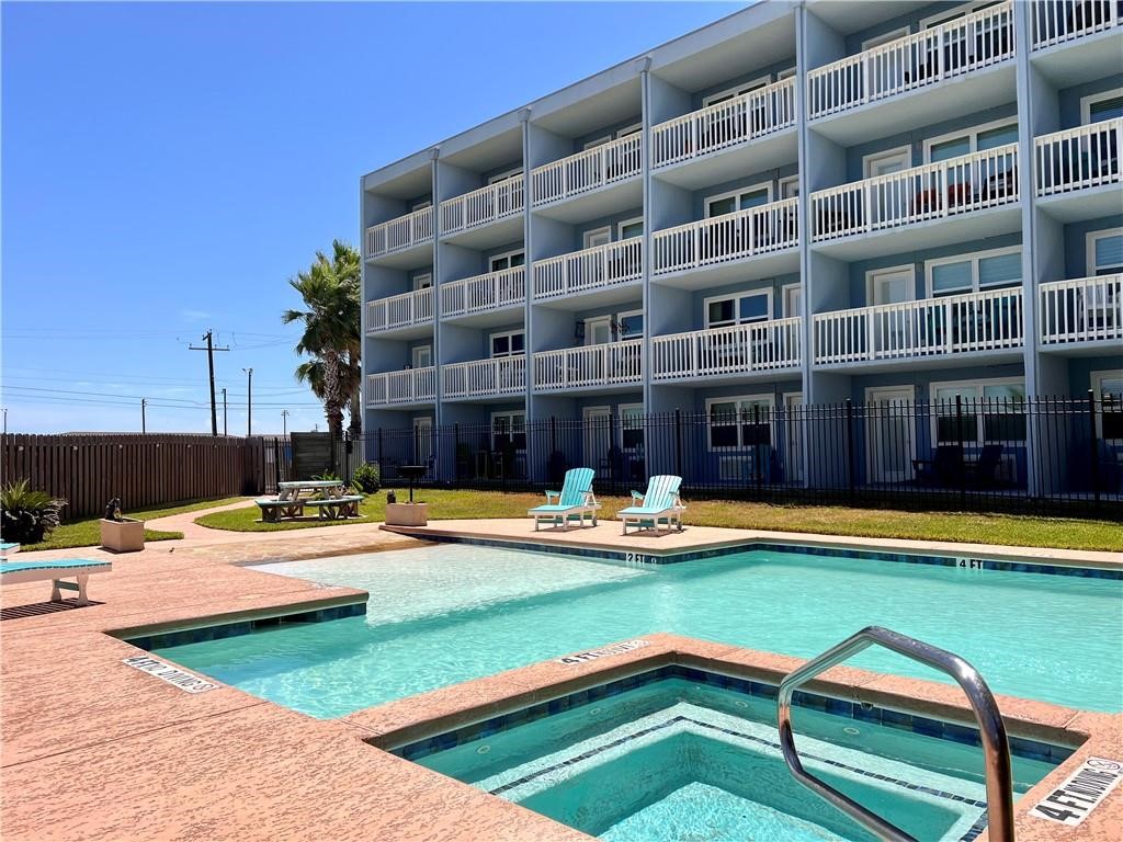 407 Beach Ave 123