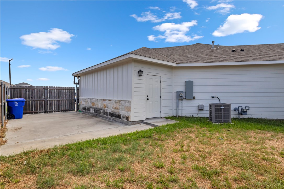 3101 Creek Side Dr