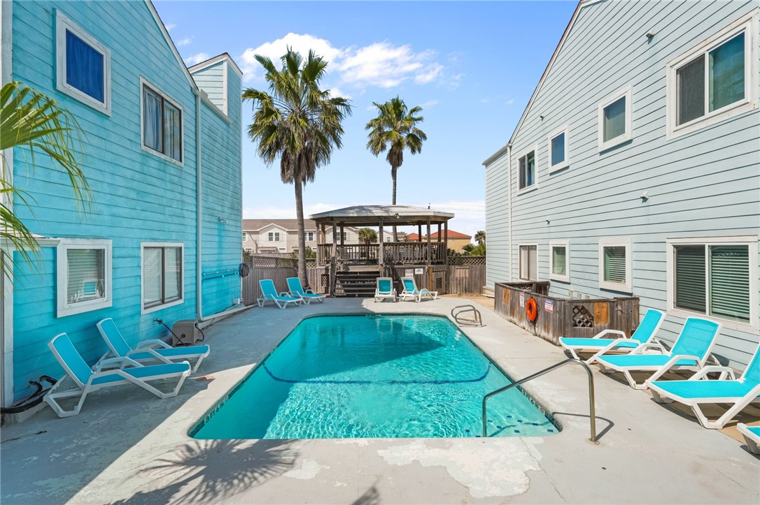 15010 Leeward Dr 706