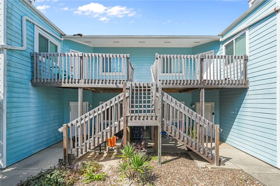 15010 Leeward Dr 706