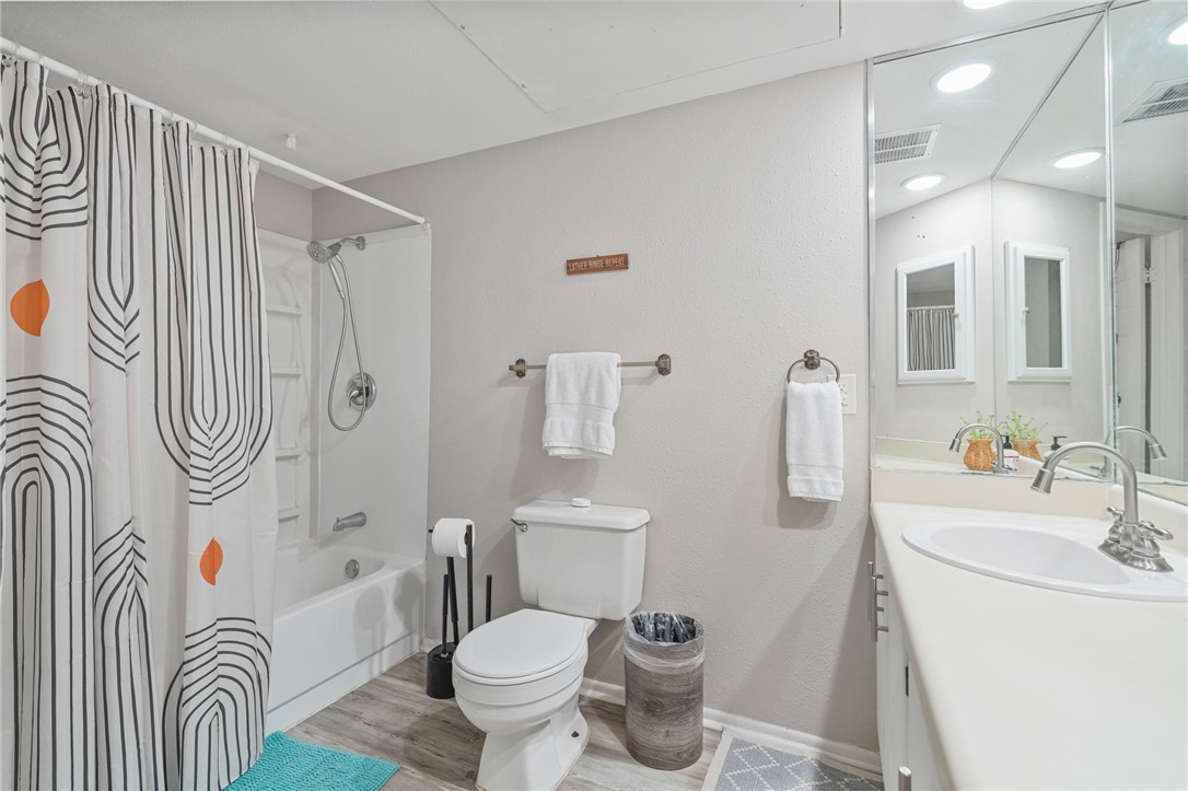 15010 Leeward Dr 706
