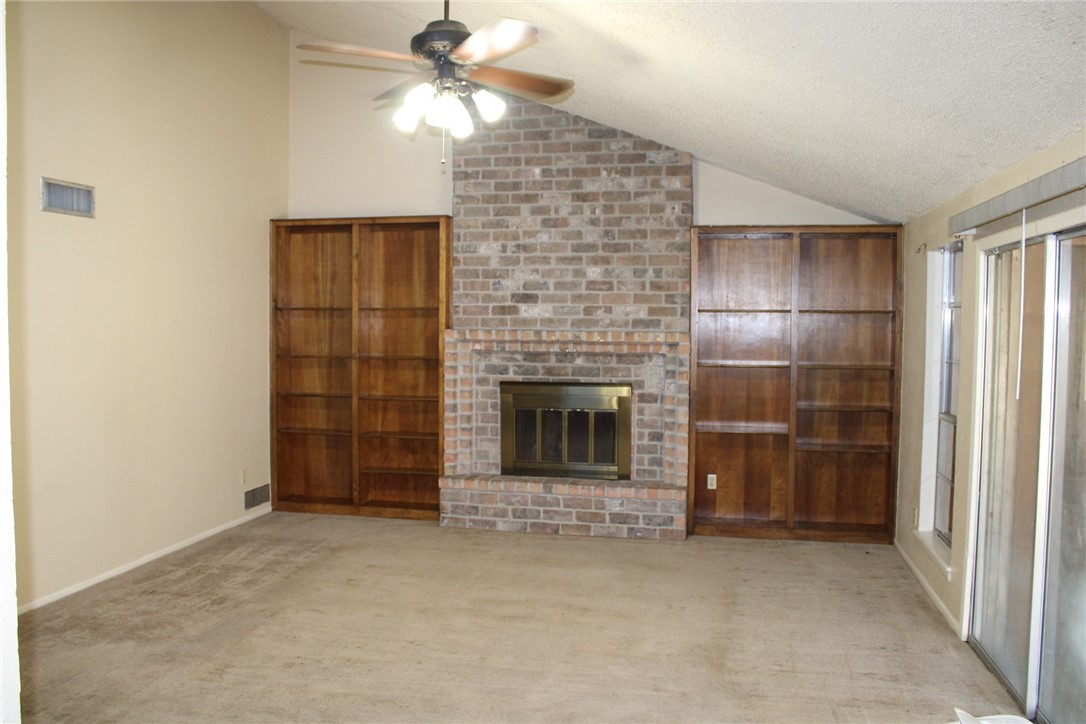 8105 Baylark Dr