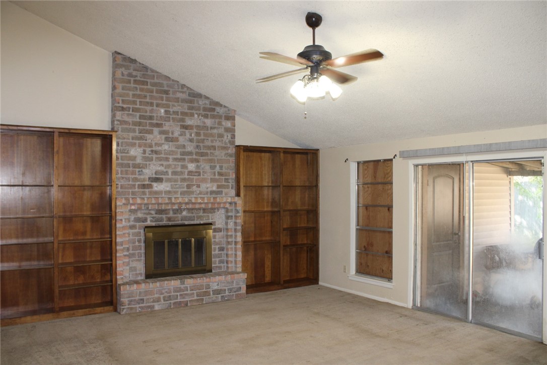 8105 Baylark Dr
