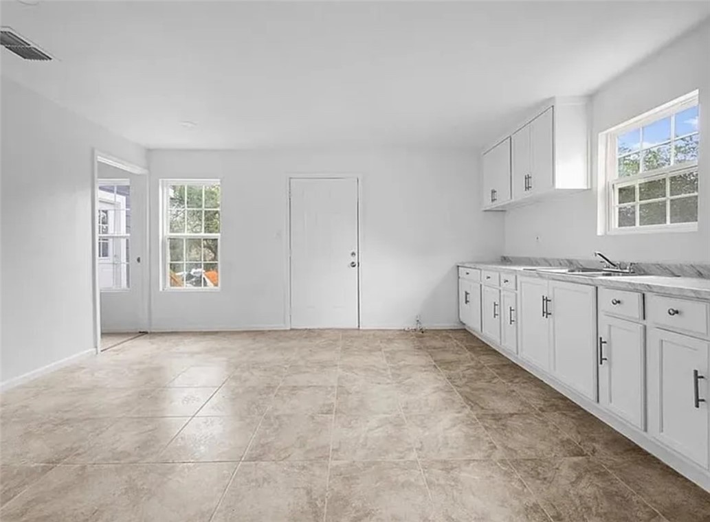1105 Esperanza St B
