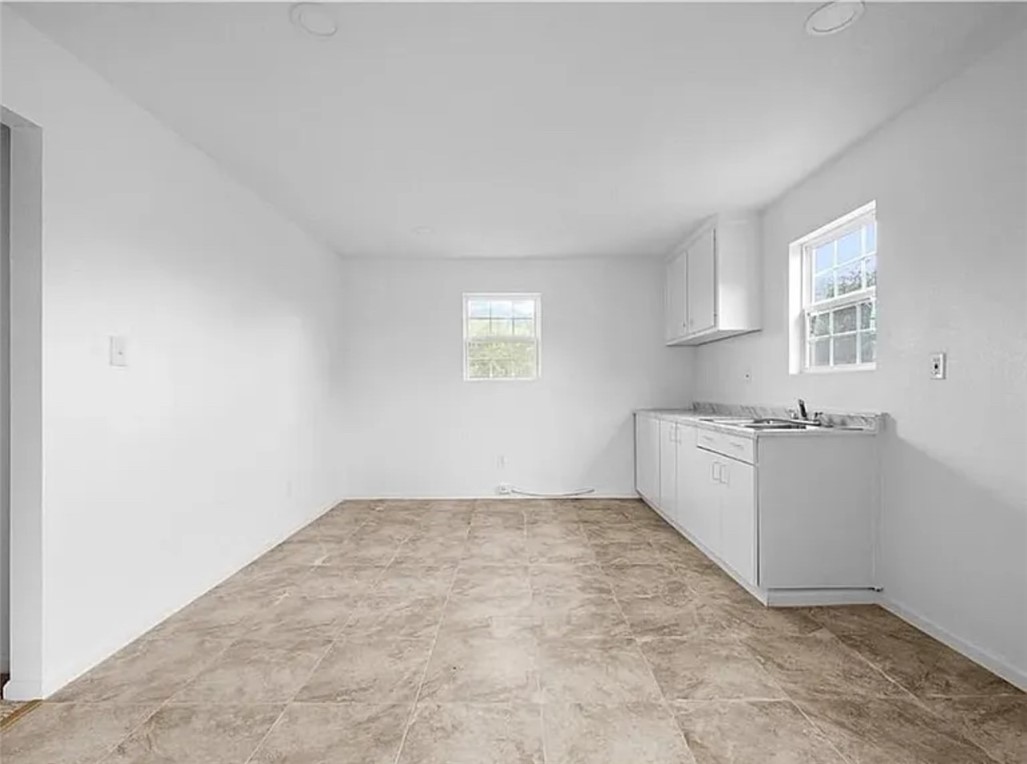 1105 Esperanza St B
