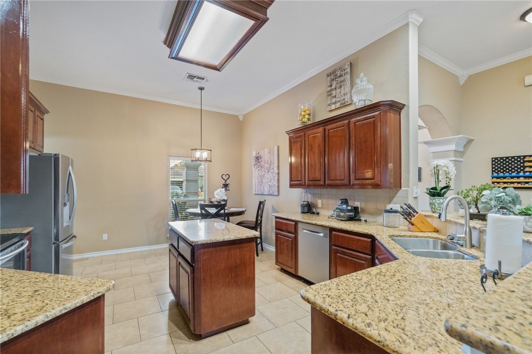 14826 Columbia River Dr