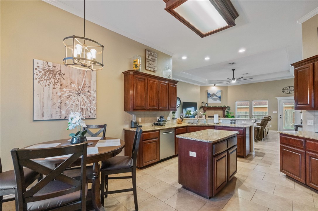 14826 Columbia River Dr