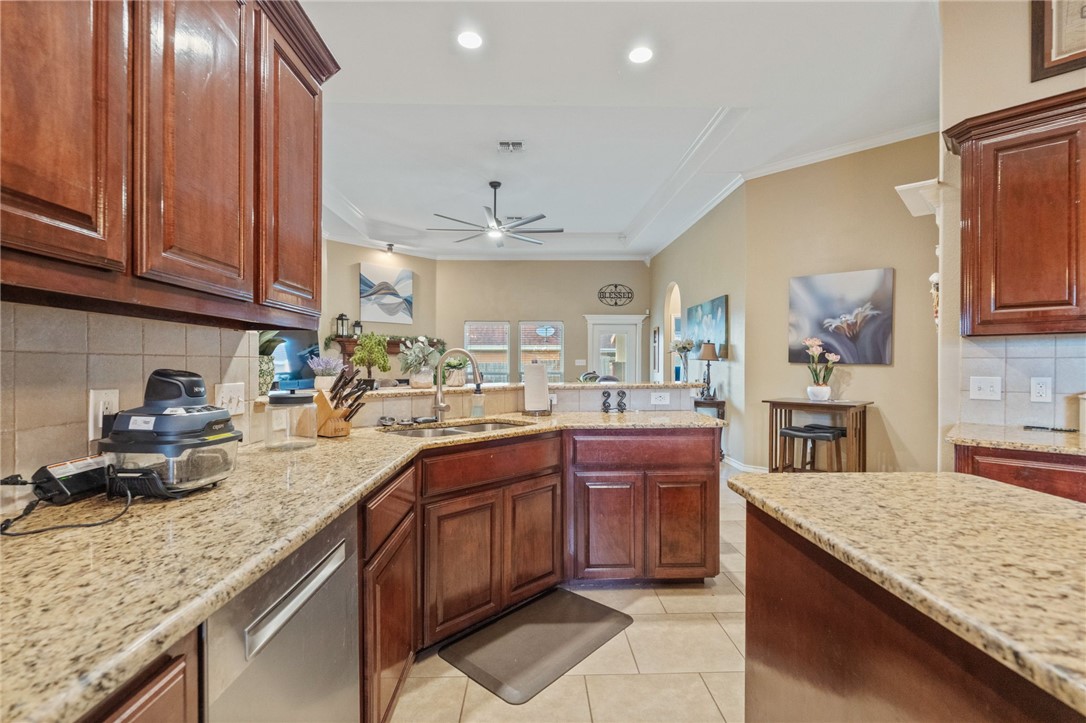 14826 Columbia River Dr