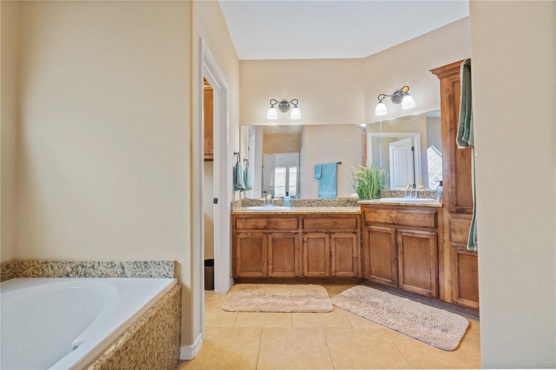 14826 Columbia River Dr