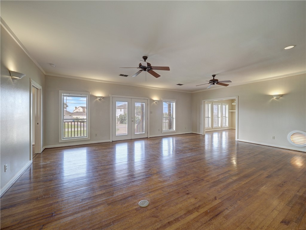 414 E Bayview Blvd