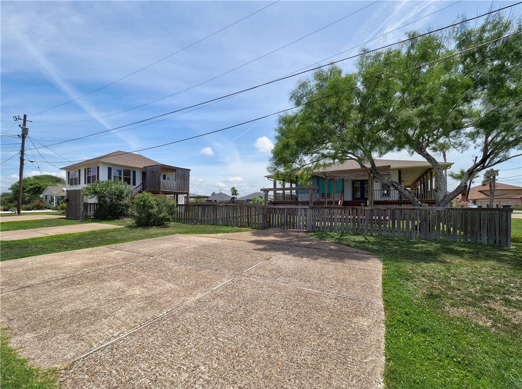 414 E Bayview Blvd