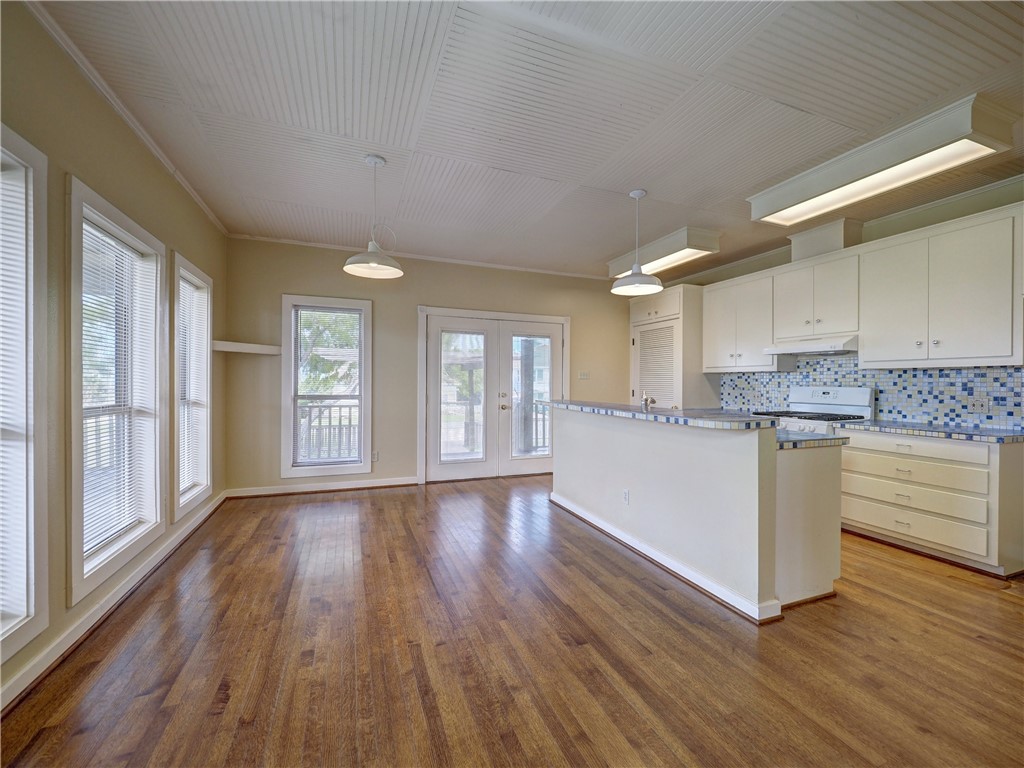 414 E Bayview Blvd