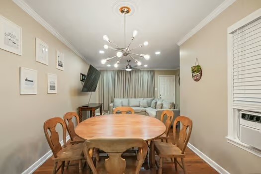 4714 Queen Dr