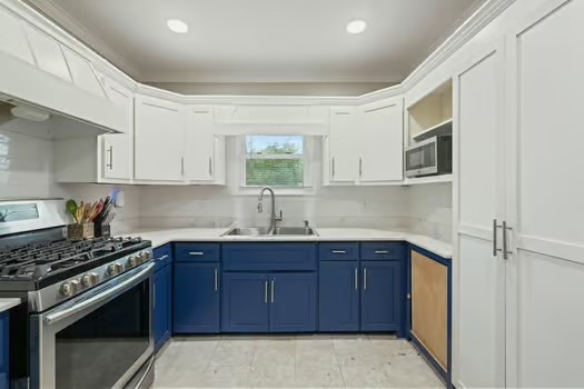 4714 Queen Dr