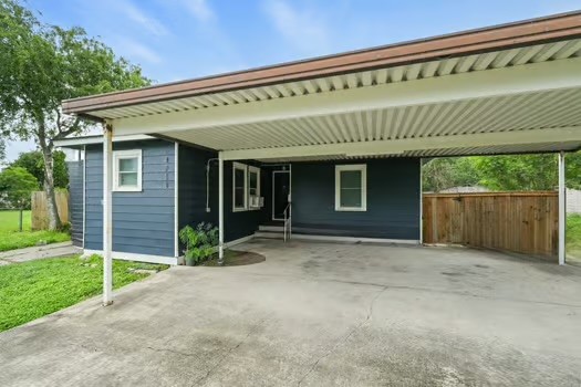 4714 Queen Dr