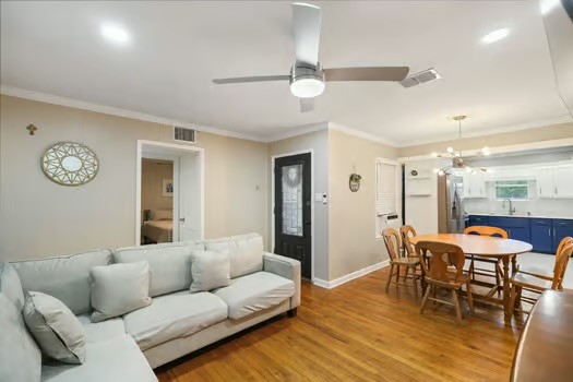 4714 Queen Dr