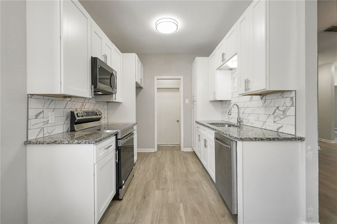 11417 Woodway Creek Dr