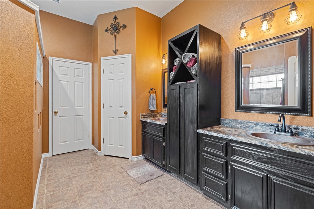 5921 King Trail