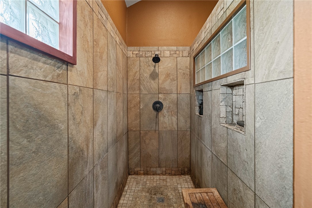 5921 King Trail