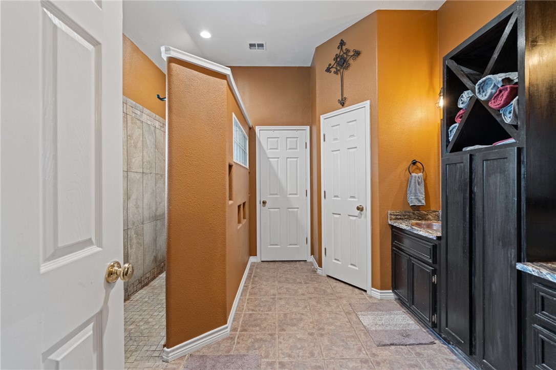 5921 King Trail