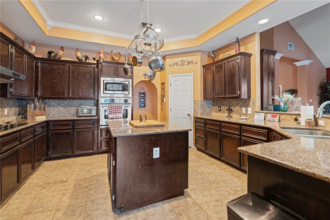 5921 King Trail