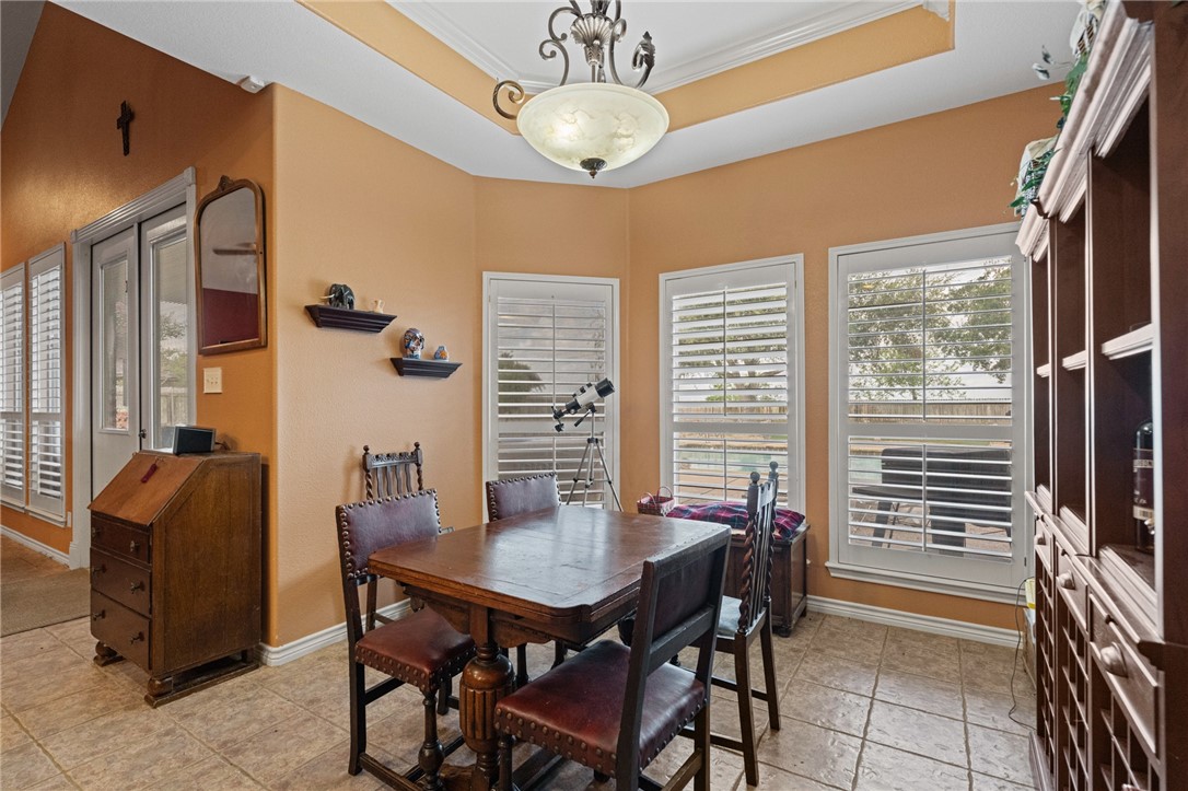 5921 King Trail