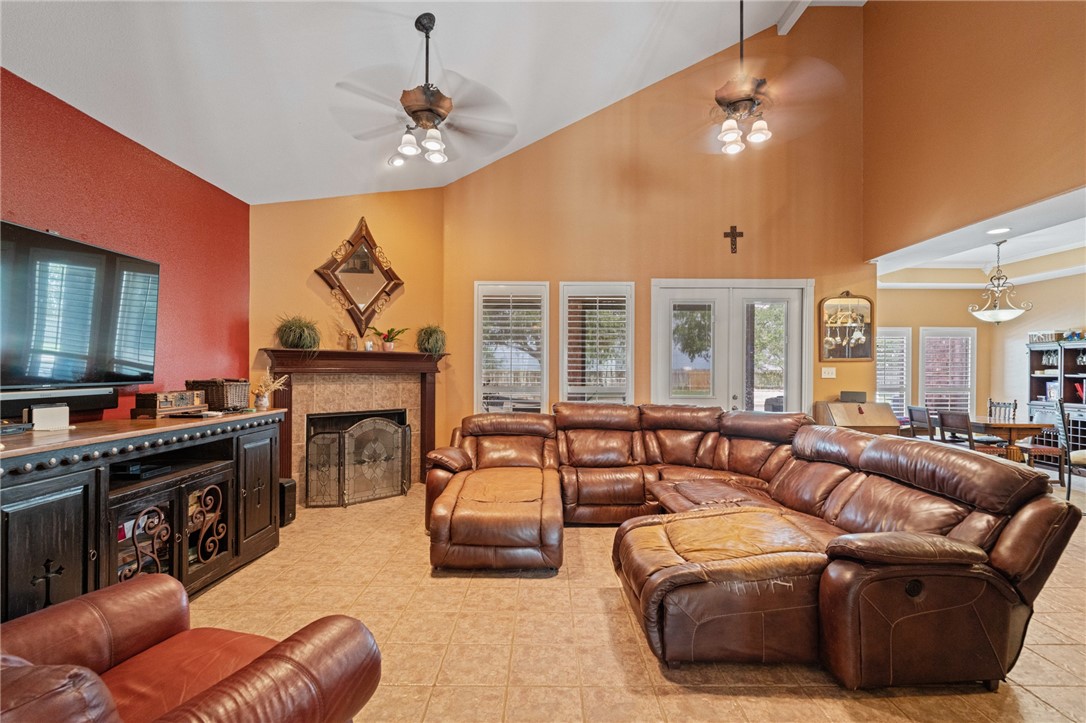 5921 King Trail