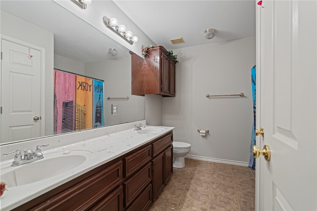 5921 King Trail