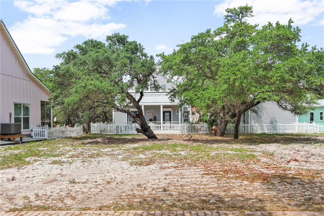 38 Old Cottage Beach Dr