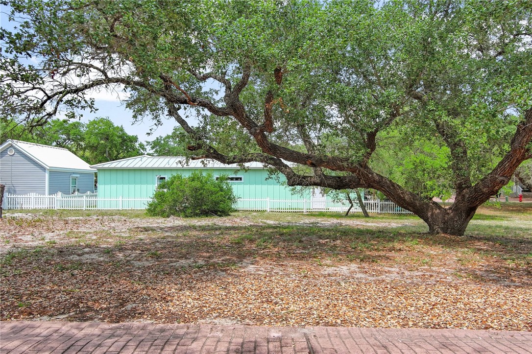 39 Old Cottage Beach Dr