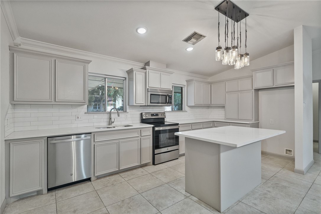 4809 River View