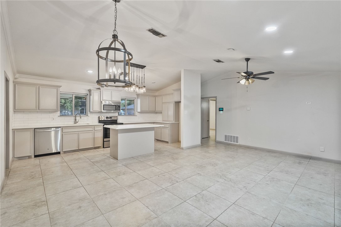 4809 River View