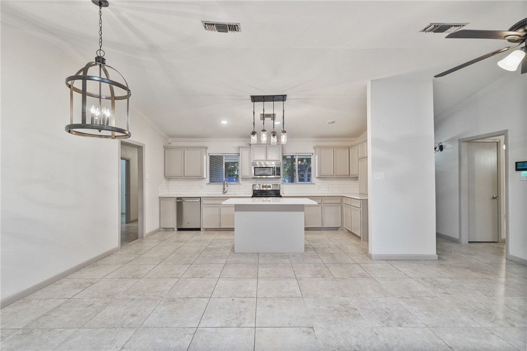 4809 River View