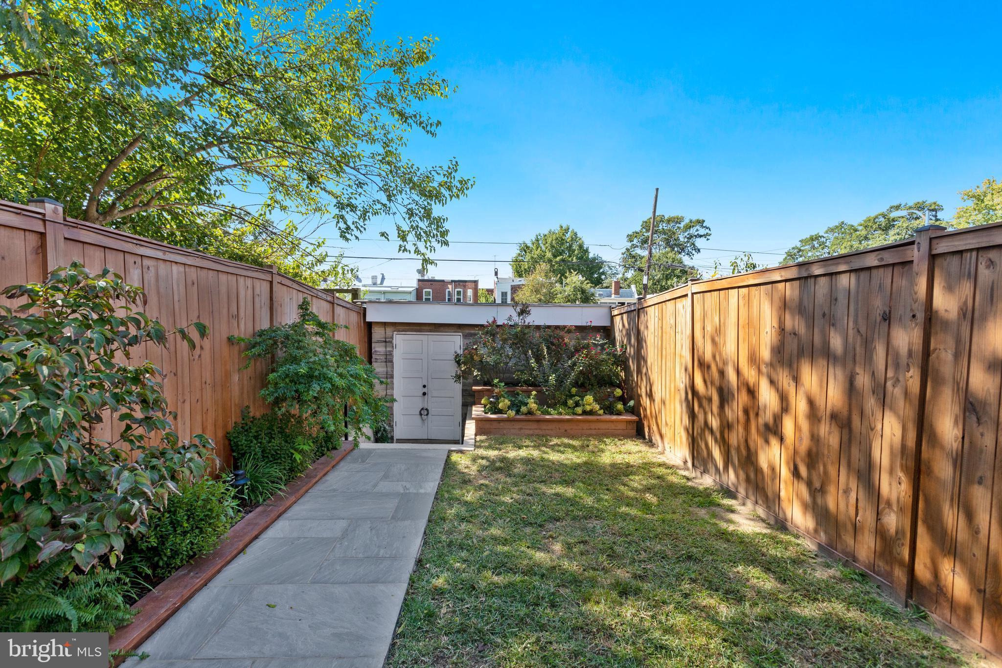 1215 Oates STREET NE