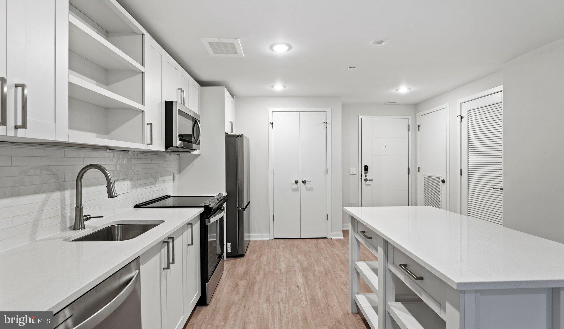 4000 WISCONSIN AVE NW #2B-4K-PH04