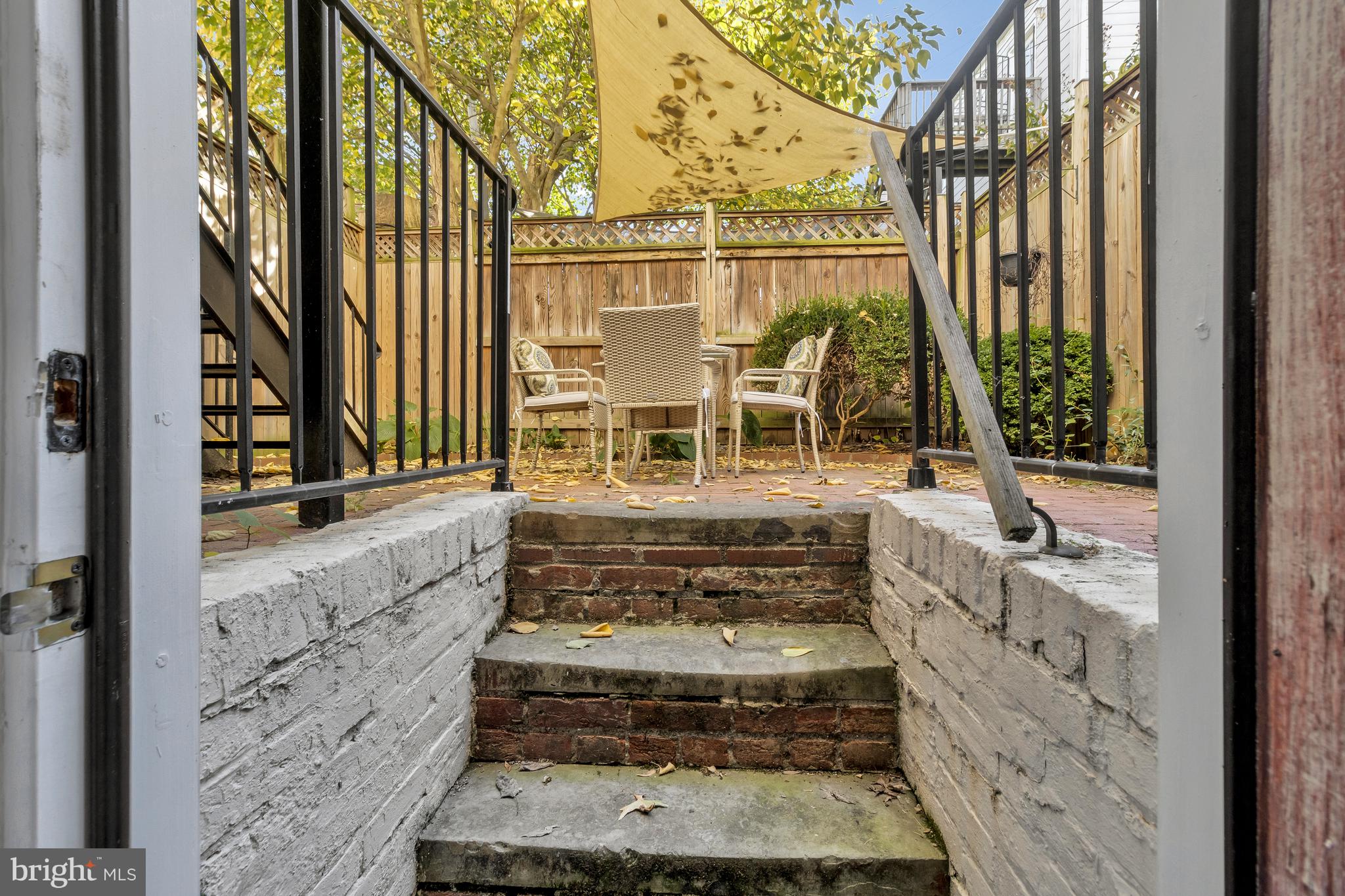 303 C St SE