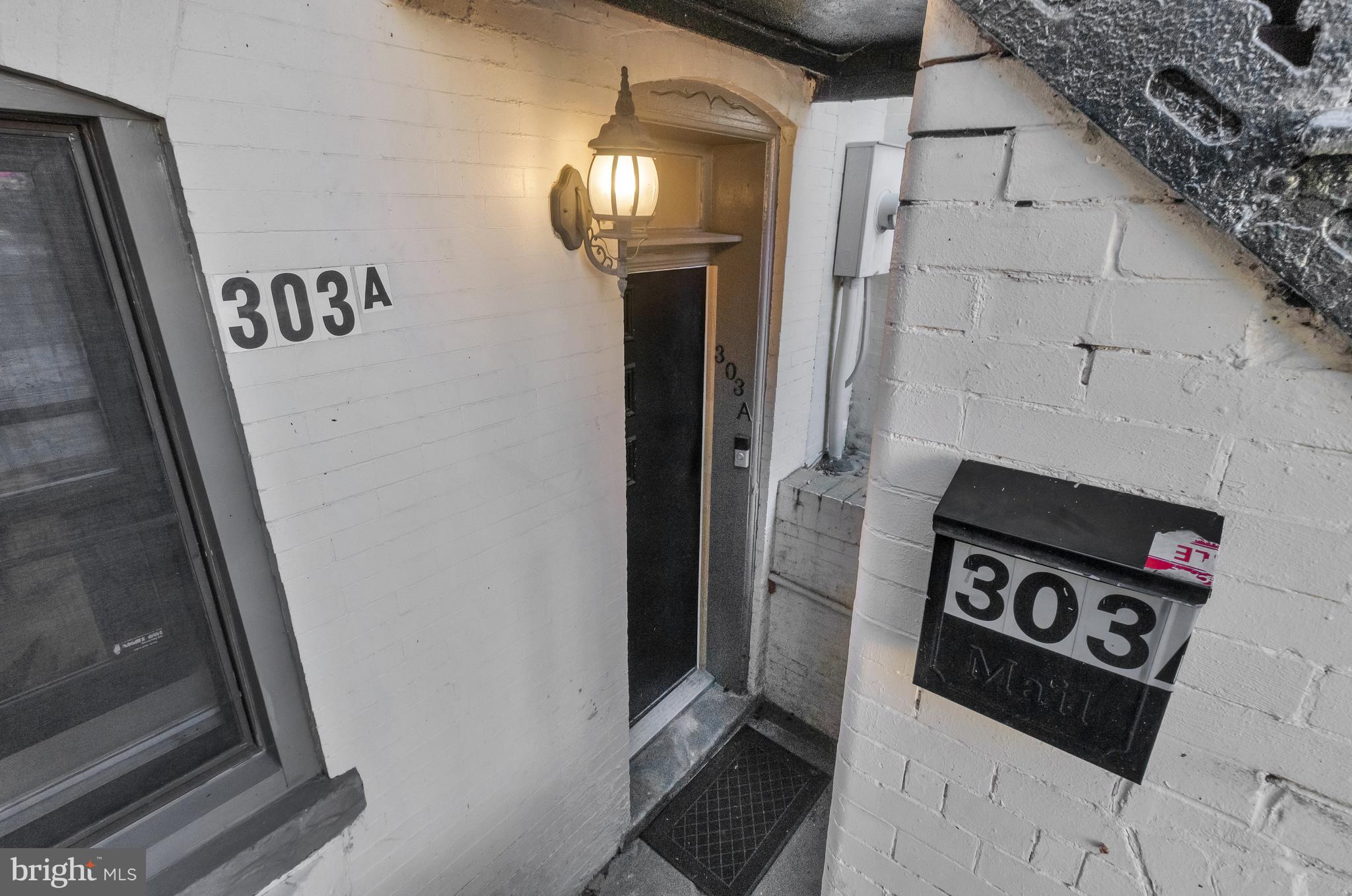 303 C St SE