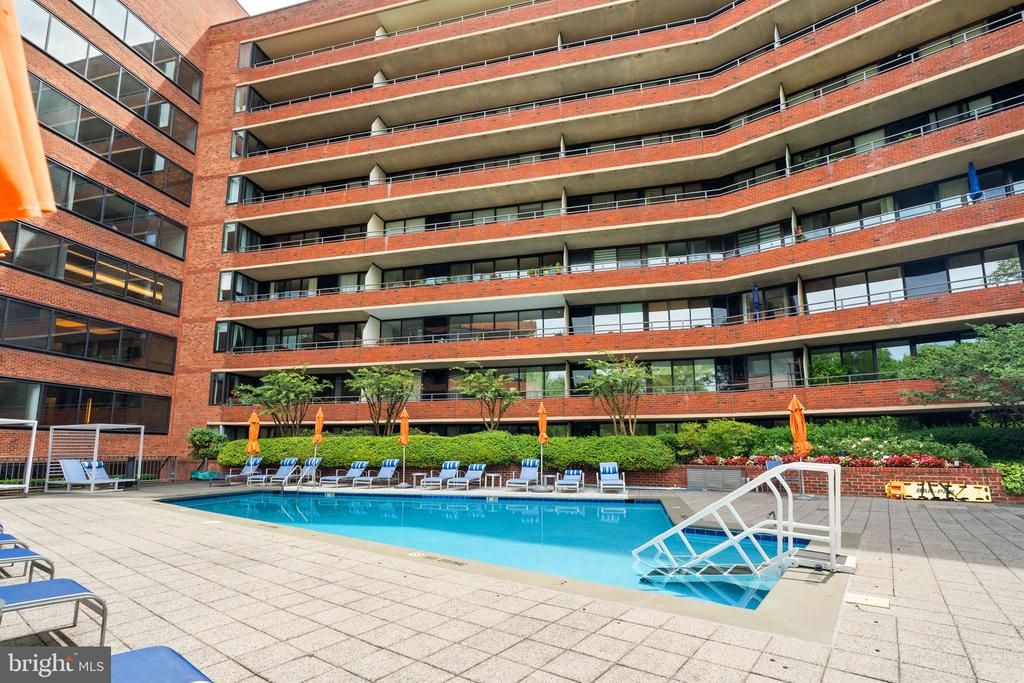 2555 PENNSYLVANIA AVENUE NW Unit: 612
