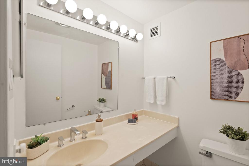 2555 PENNSYLVANIA AVENUE NW Unit: 612