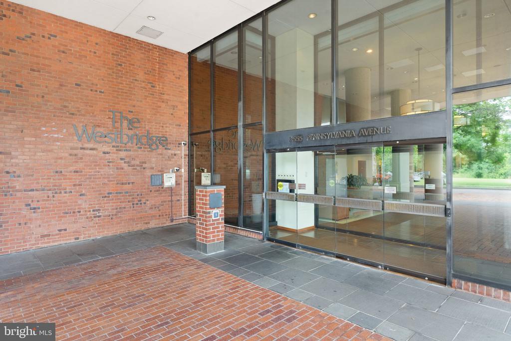 2555 PENNSYLVANIA AVENUE NW Unit: 612