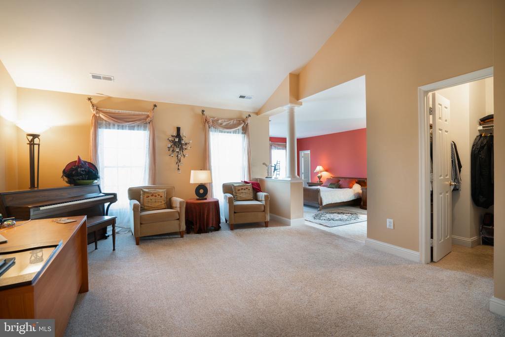10716 Cloverbrooke Dr
