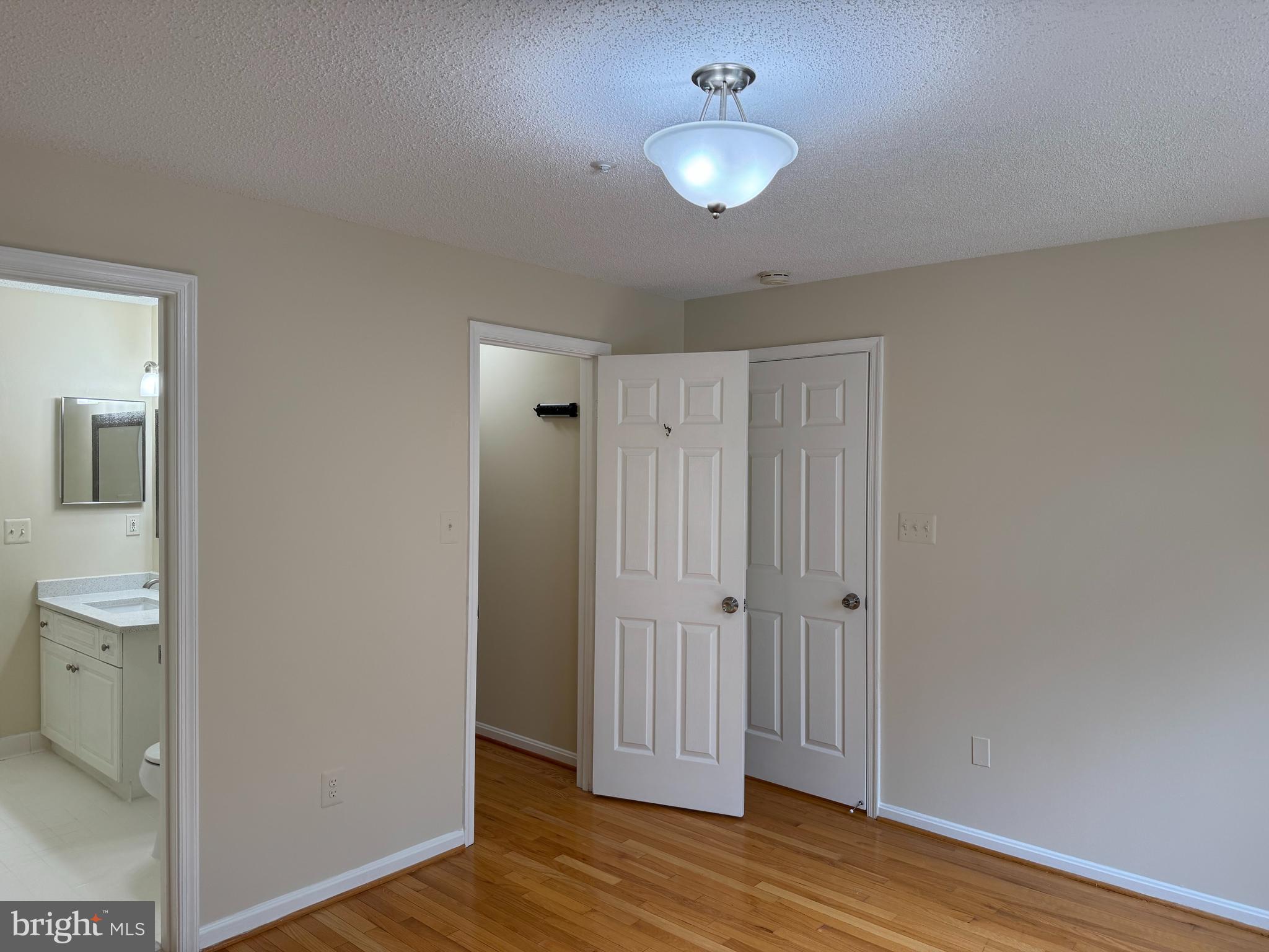 10007 Vanderbilt Cir #8-6