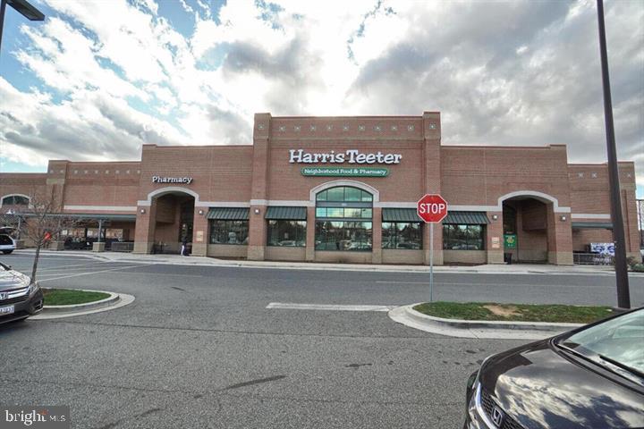 10007 Vanderbilt Cir #8-6